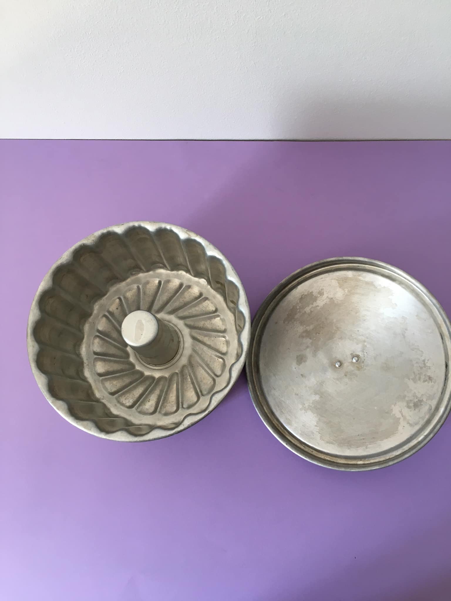 Aluminum pastry mold with pudding, flan... with lid to retain heat