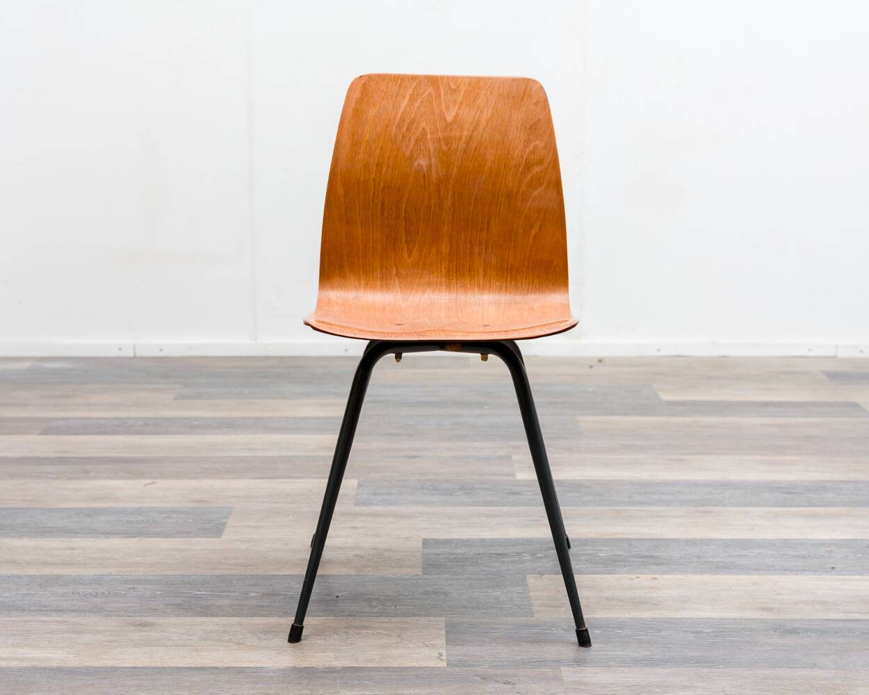 Set of 6 Pagholz chairs in a two-tone design, Pag Presswerke edition.