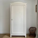 Armoire bonnetière parisienne