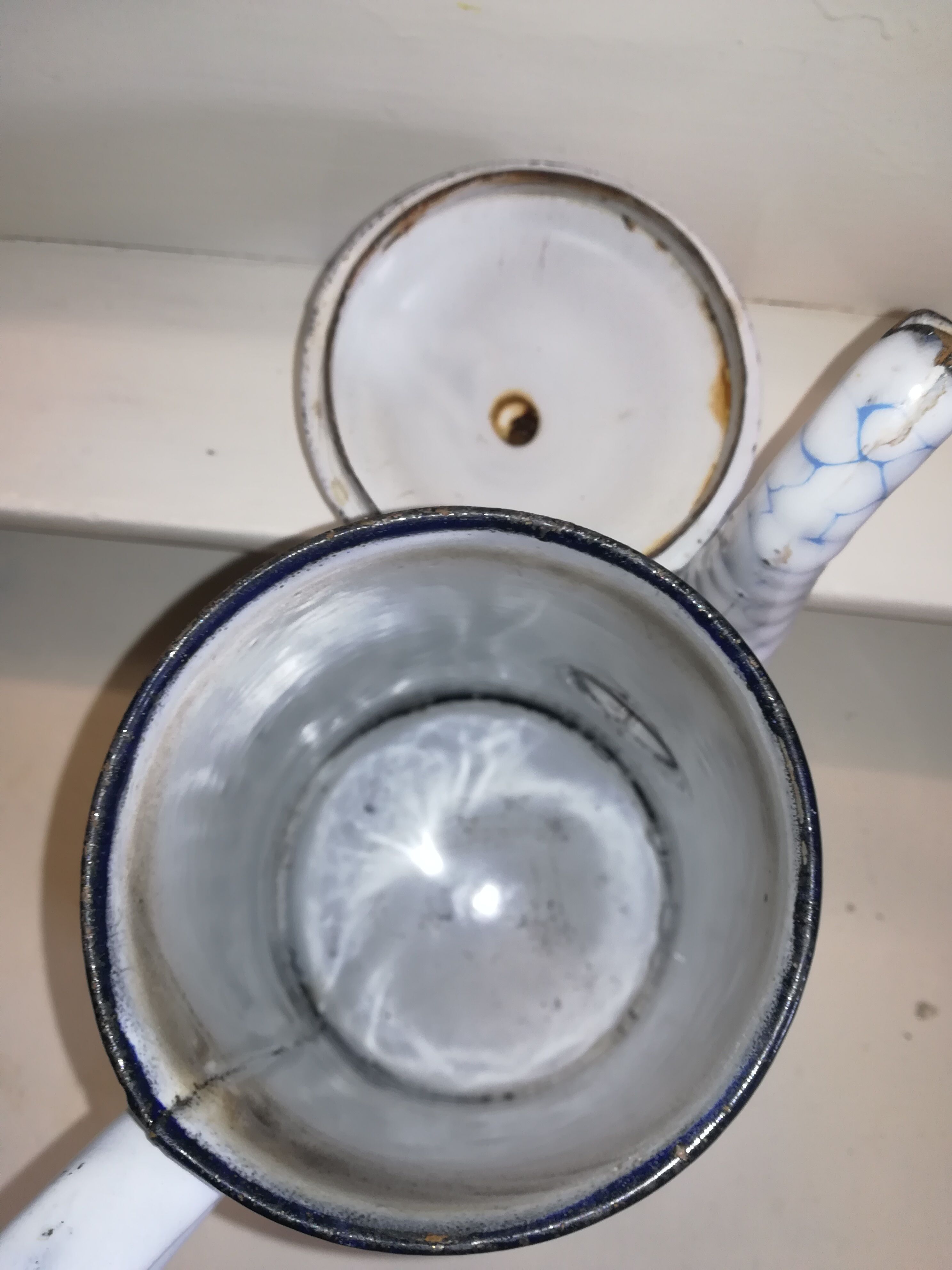 Former Brewer enamelled blue and white décor