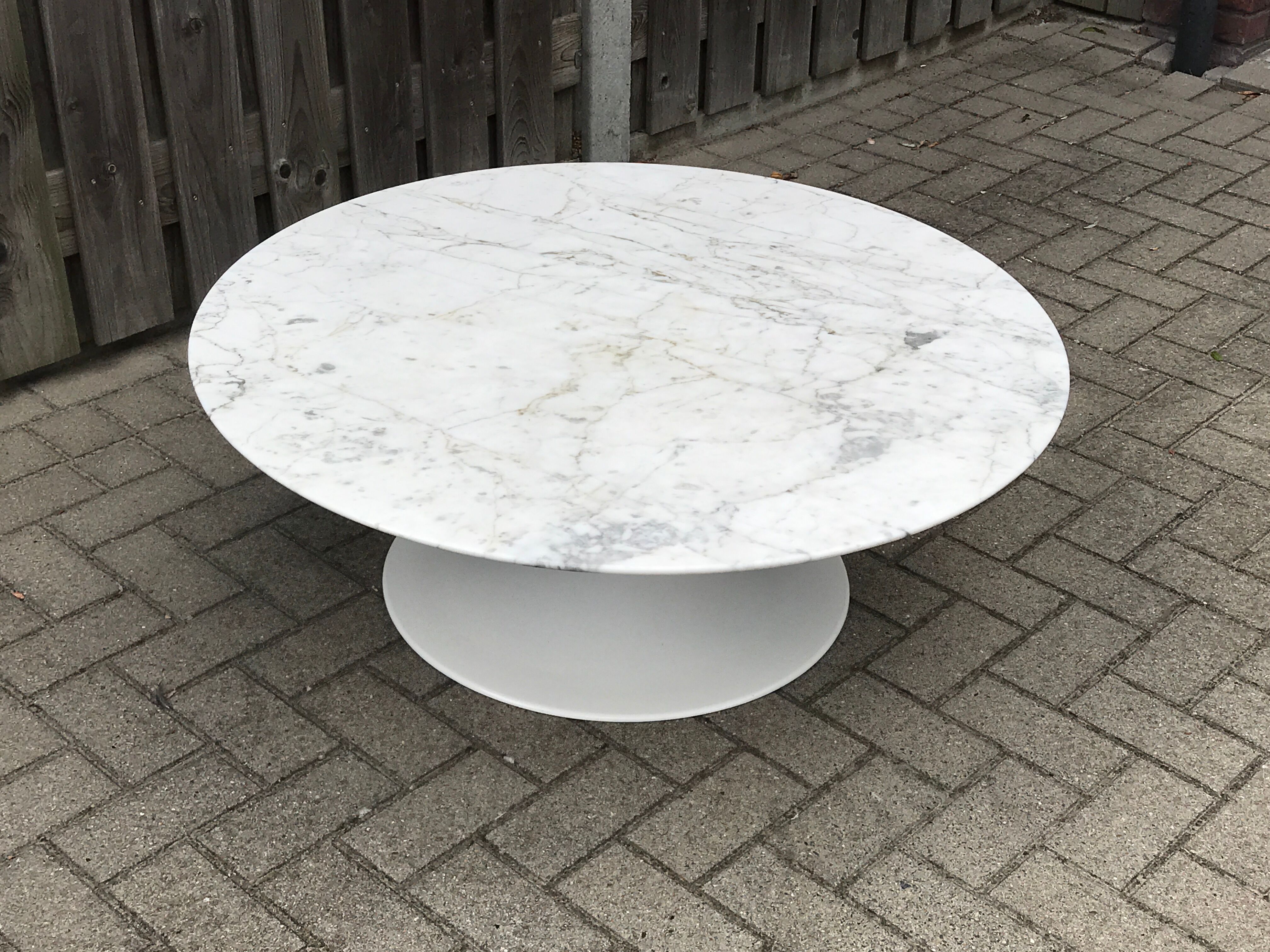 Round carrera marble coffee table by Heinz Lilienthal 1970s