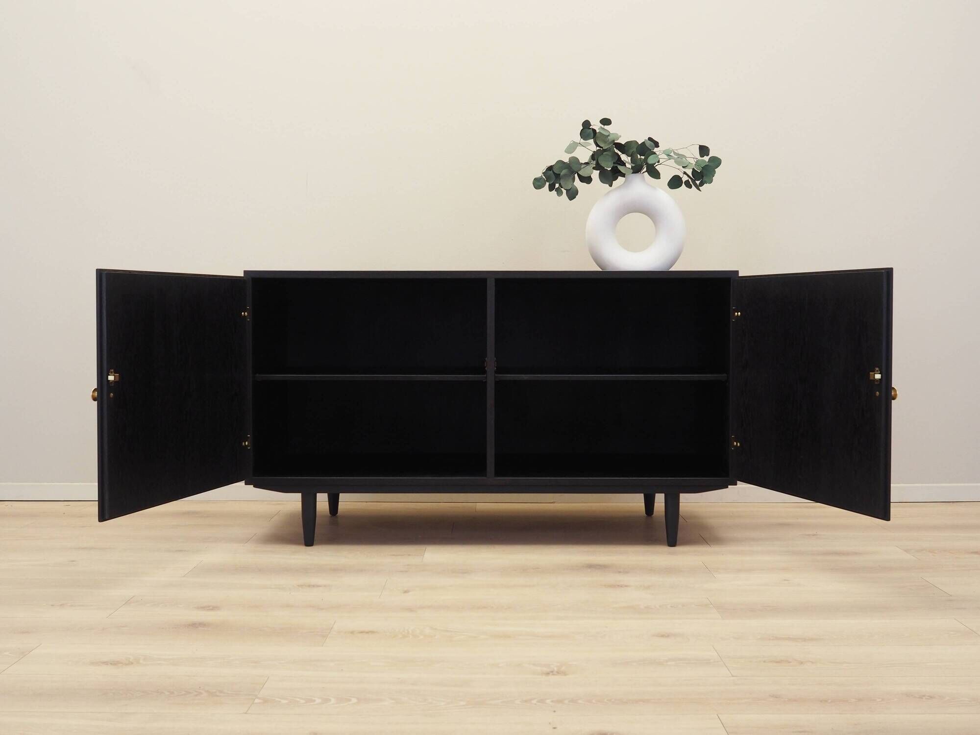 Oak cabinet, Scandinavian design, 1960s, designer: Børge Mogensen, manufact