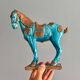 Sculpture d’un cheval Tang en faïence bleue turquoise