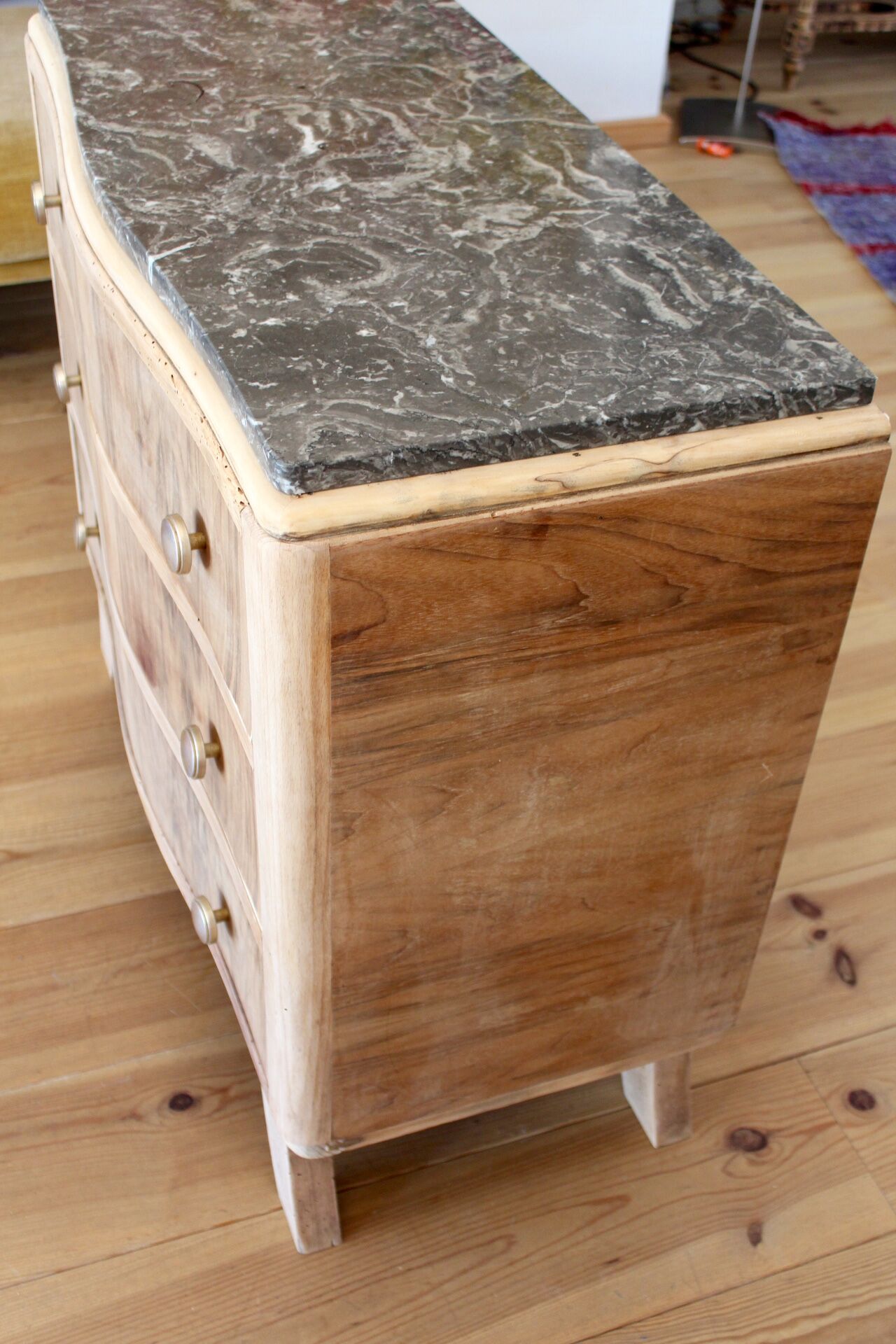 Commode années 30 et son marbre noir