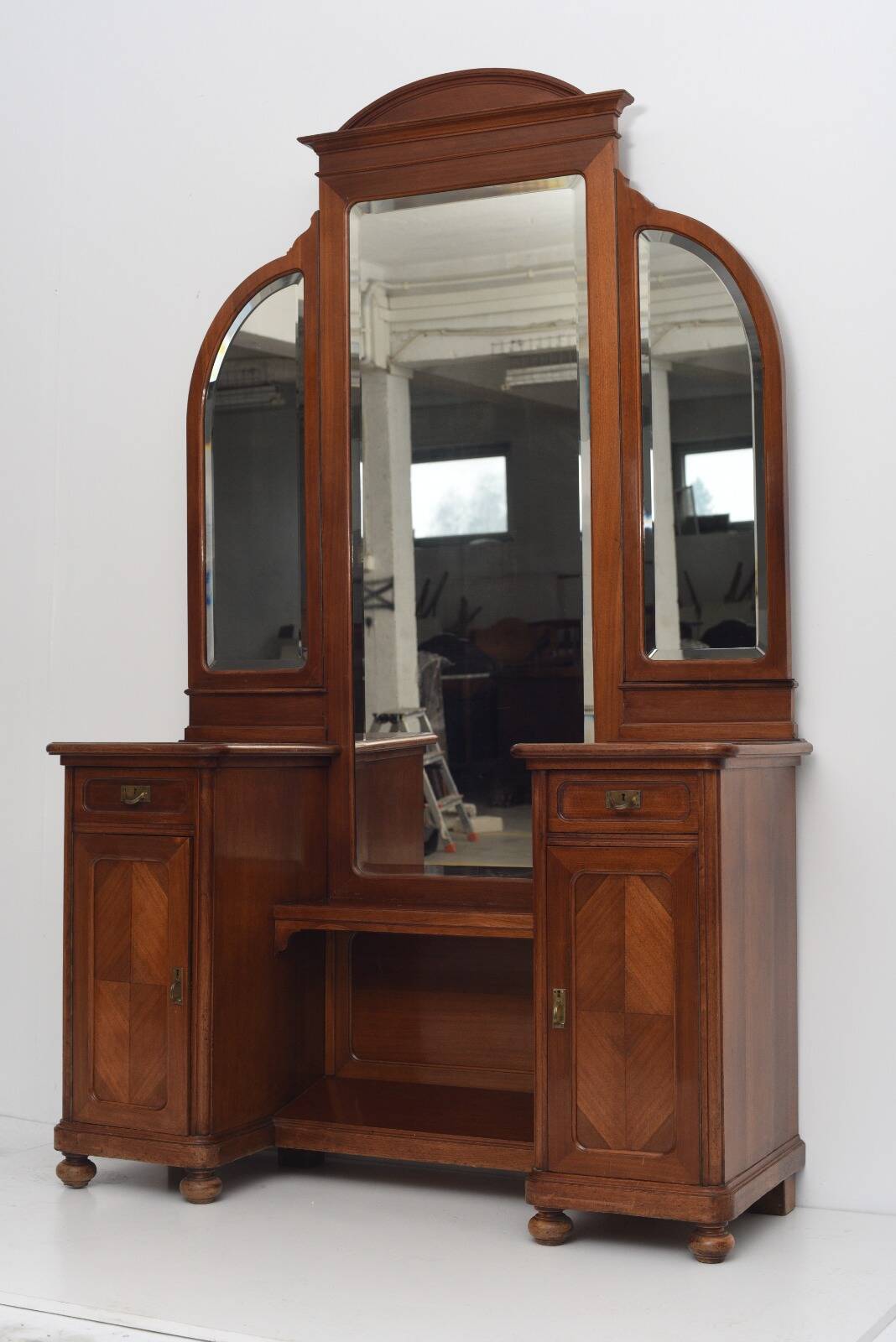 Art Nouveau Toilet with 3 mirrors, beginning of XX century