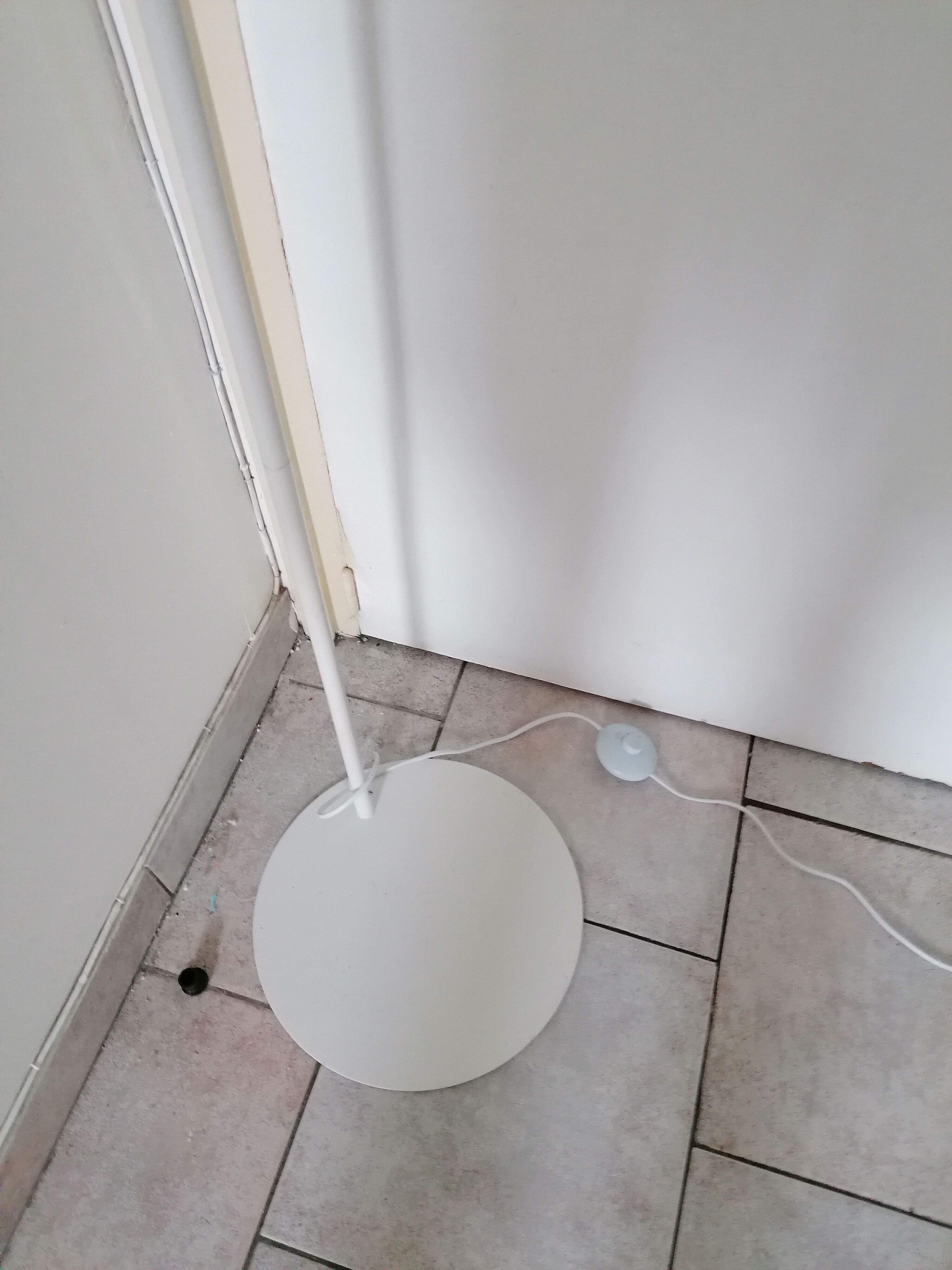 Scandinavian style pendulum lamp