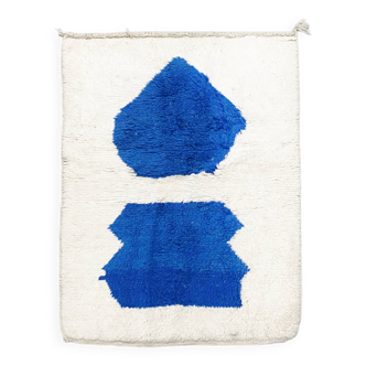 Beni Ouarain Berber rug with Majorelle blue patterns, 1.56 x 1.19 m