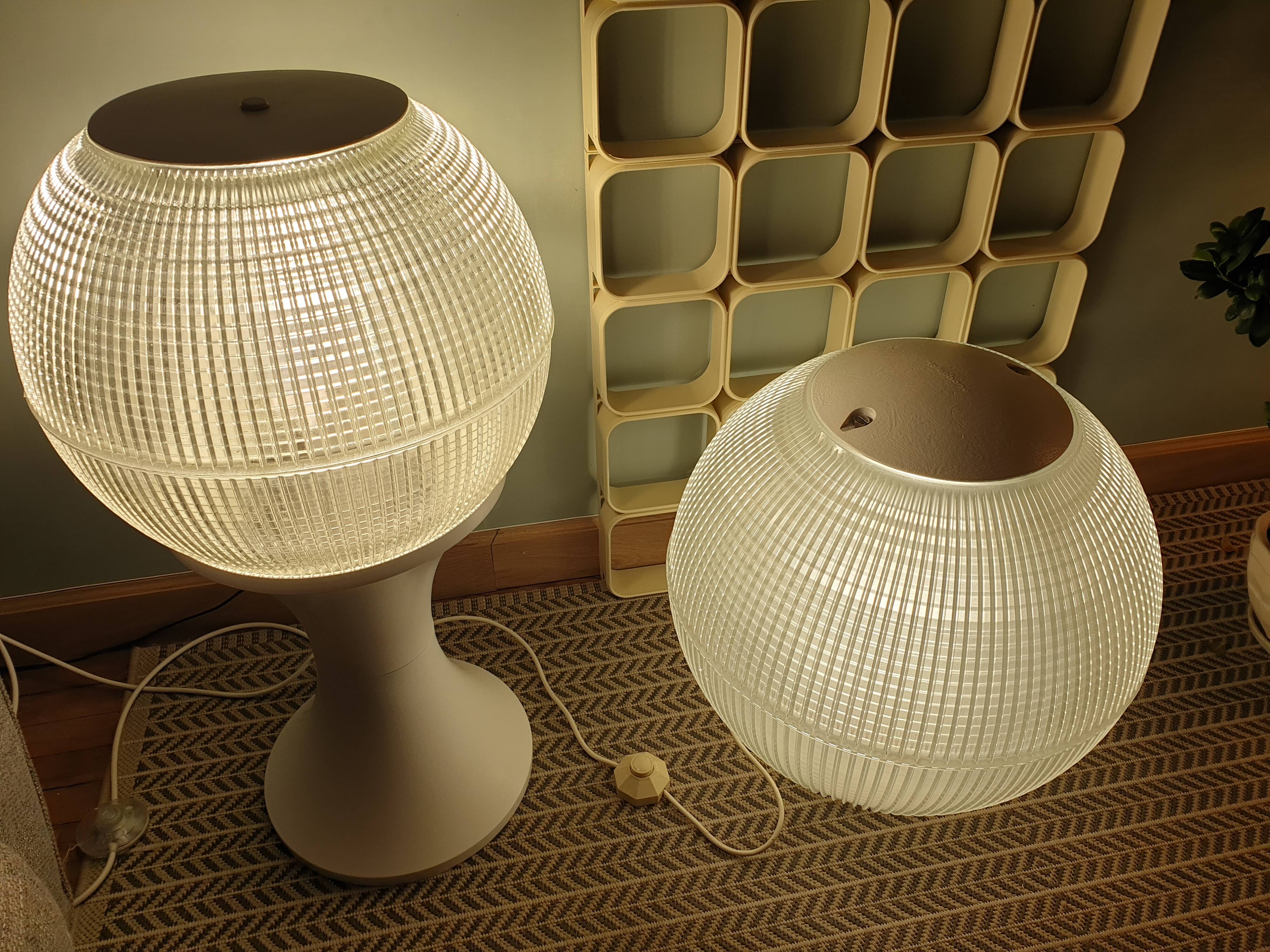 Holophane tulip-shaped floor lamp, 1970