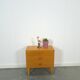 Commode en placage avec poignées rondes de Suède