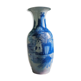 Vase balustre chinois "bleu blanc", un temple dans la montagne