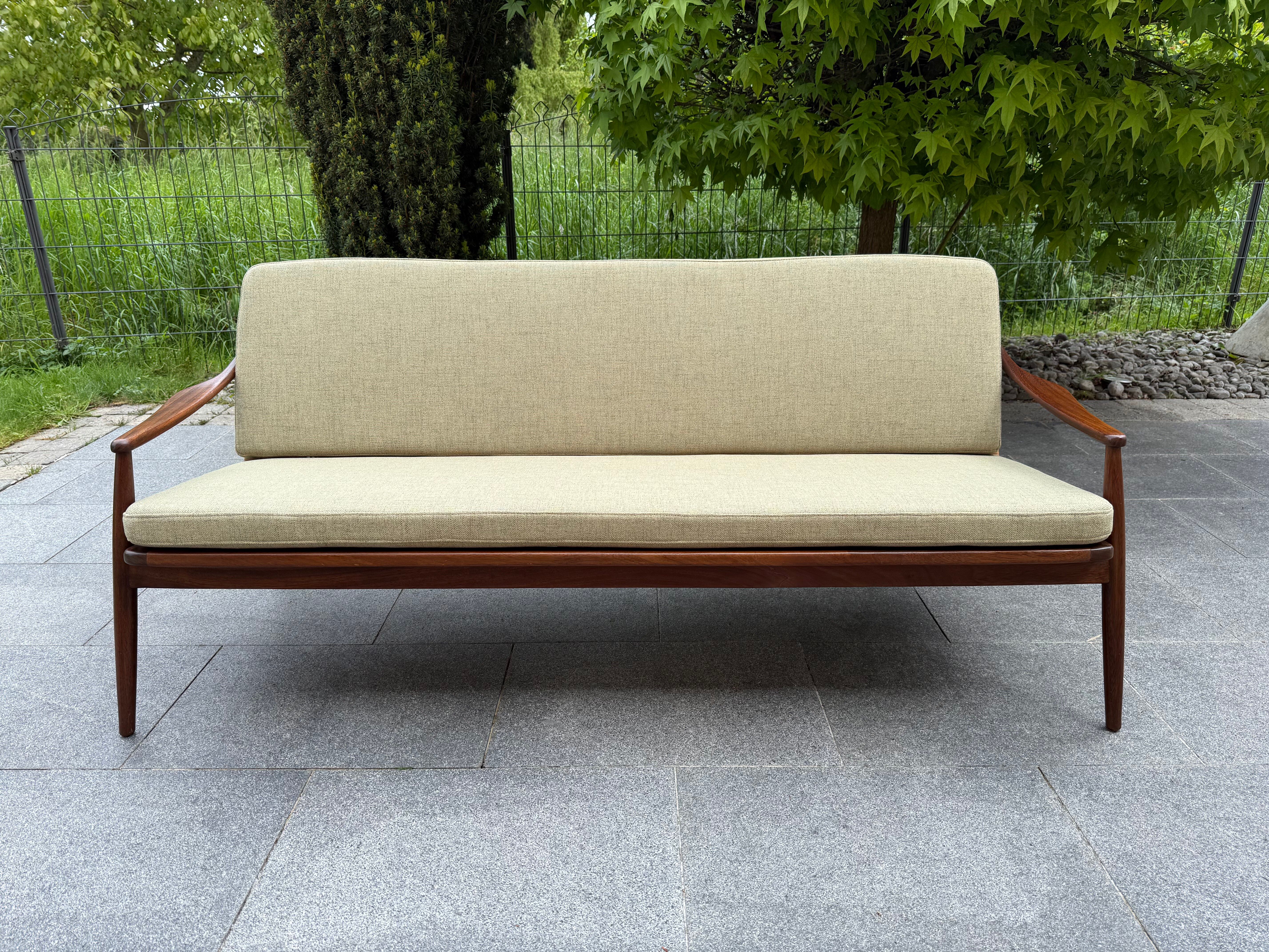 Hartmut Lohmeyer sofa for Wilkhahn 1950