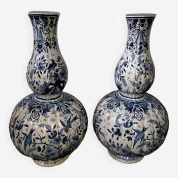 Pair of baluster vases in Delft