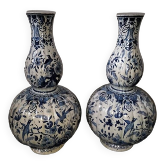 Pair of baluster vases in Delft