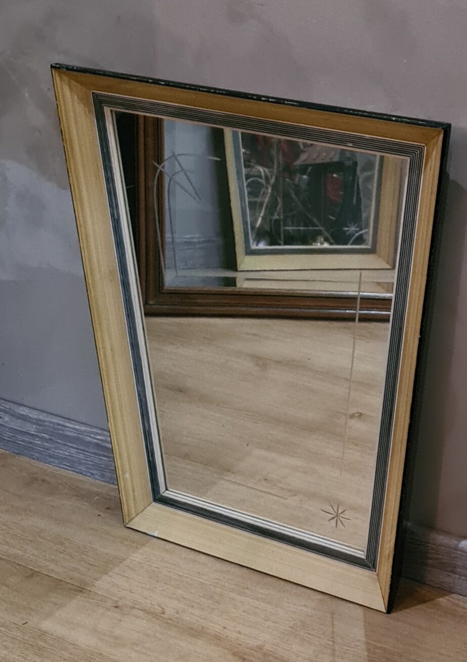 chiseled asymmetrical mirror of typical pattern 1950 a 60 ,52x65x45cm
