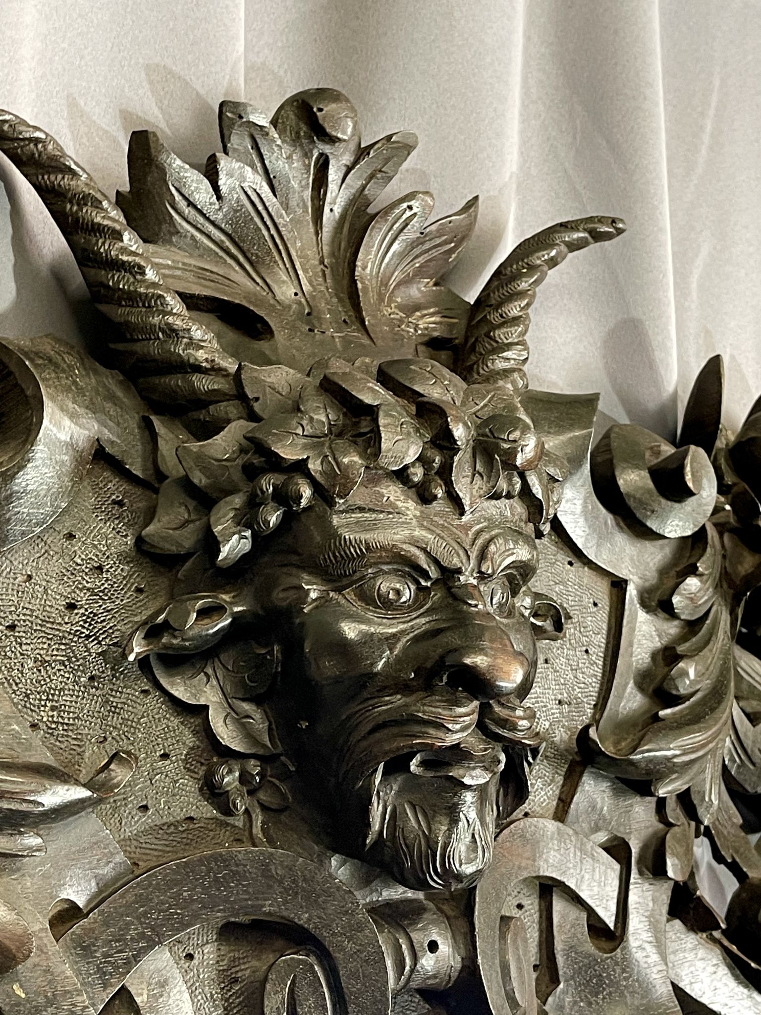 Mirror 191x122 cm period XIXth in natural wood, decoration of chimeras, satyrs