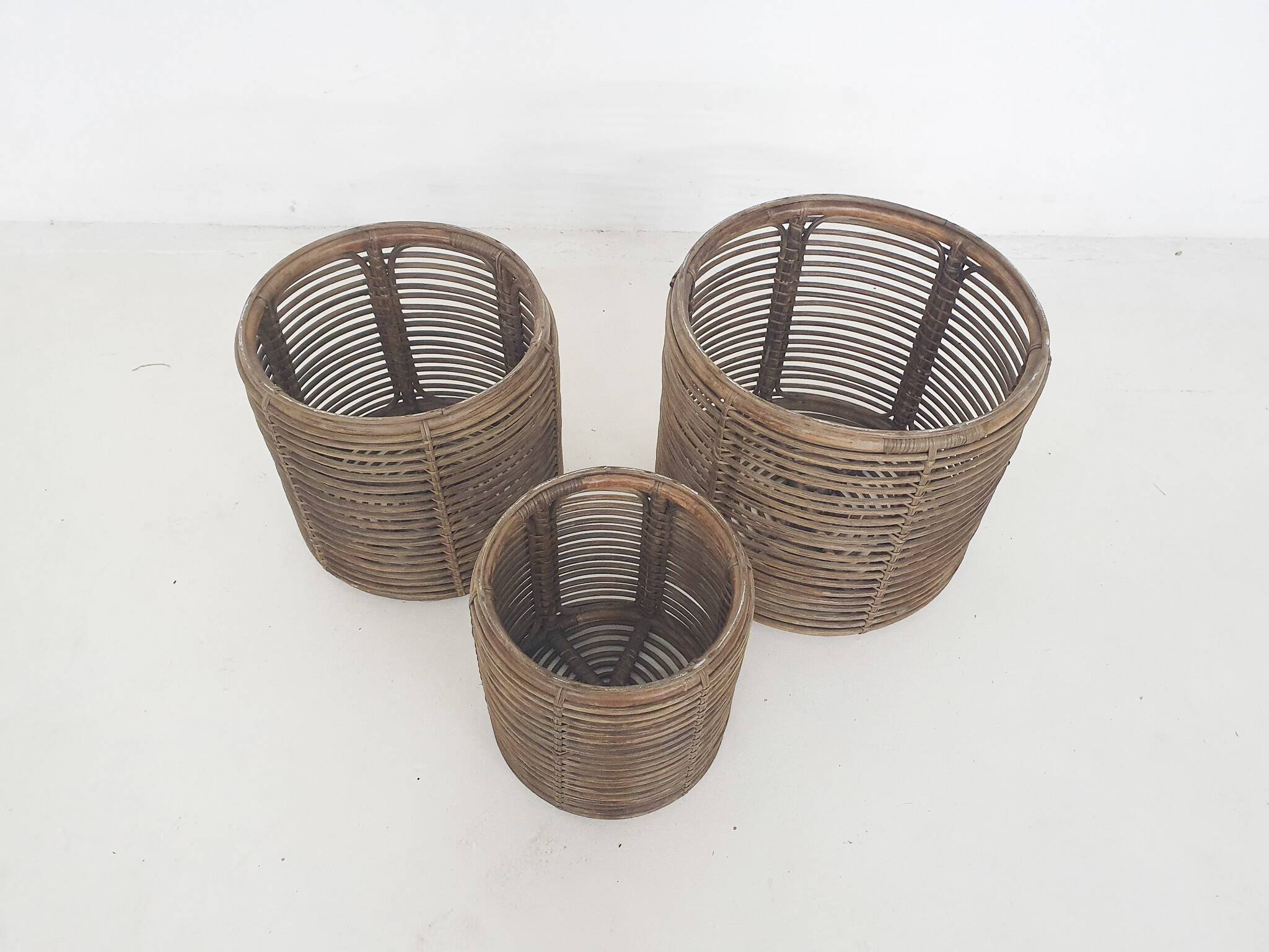 Set of three manou baskets or side tables attrb. to Tito Agnoli, Italy 1970