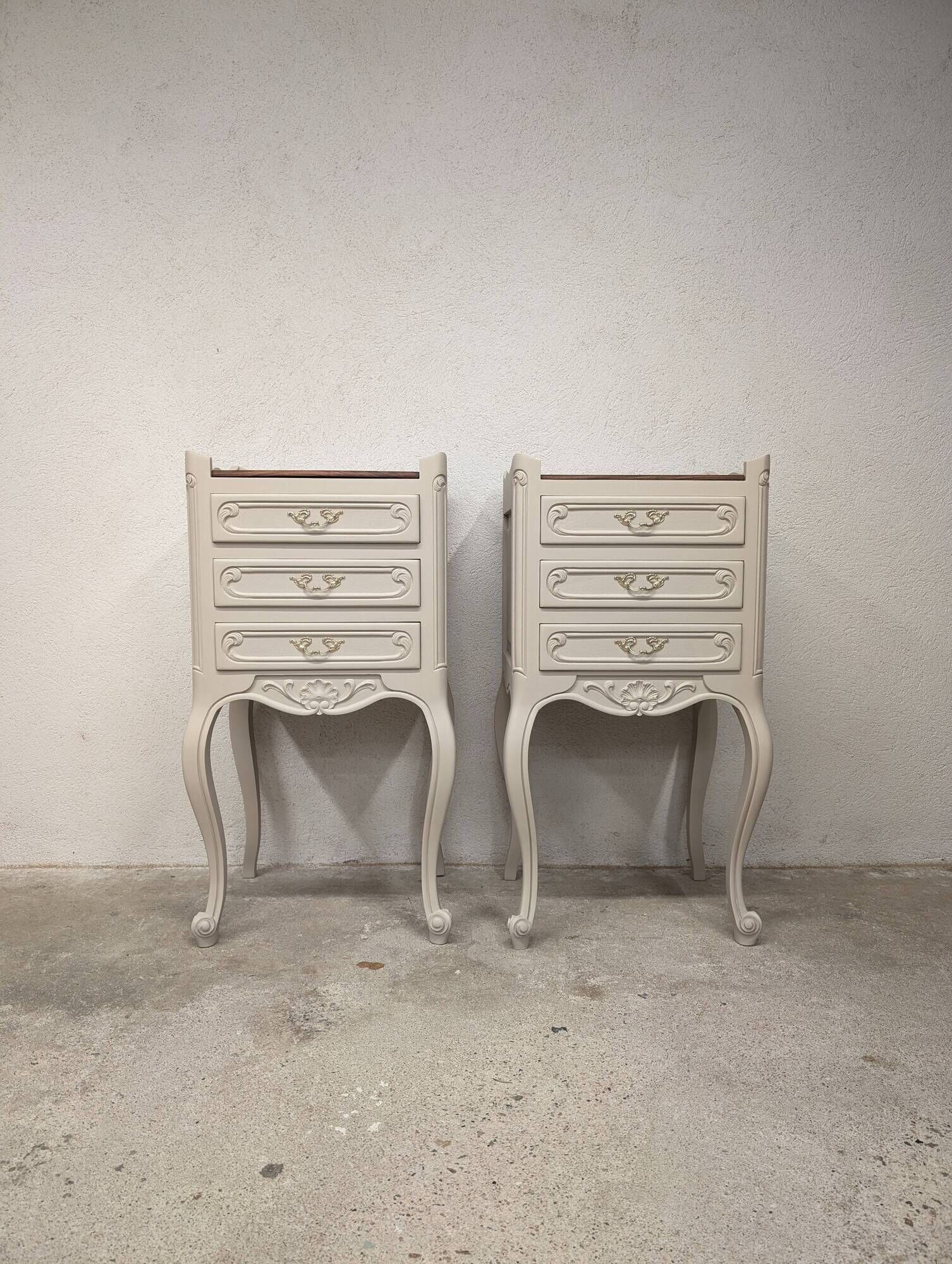 2 tables de chevet vintage en noyer