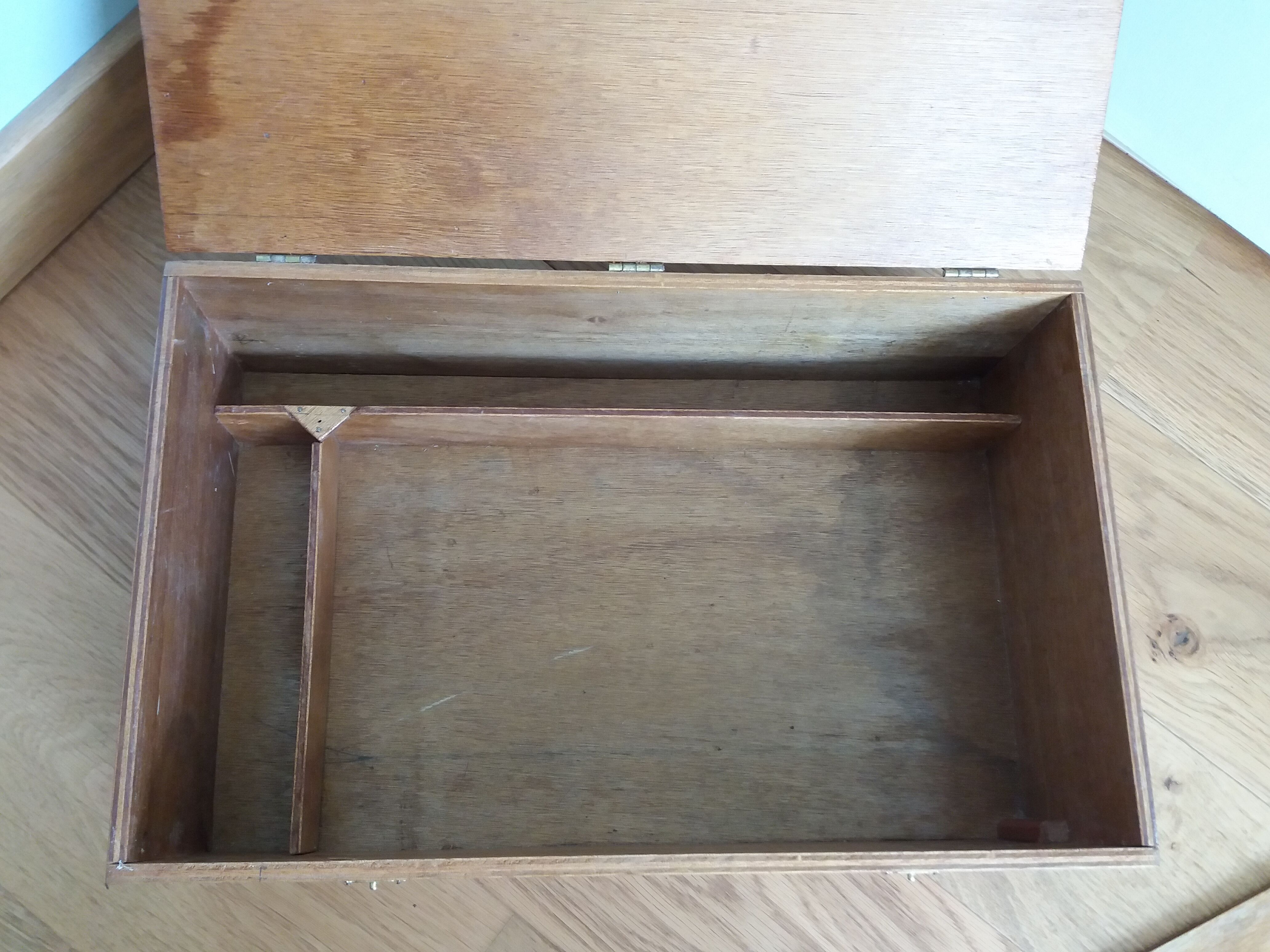 Storage box