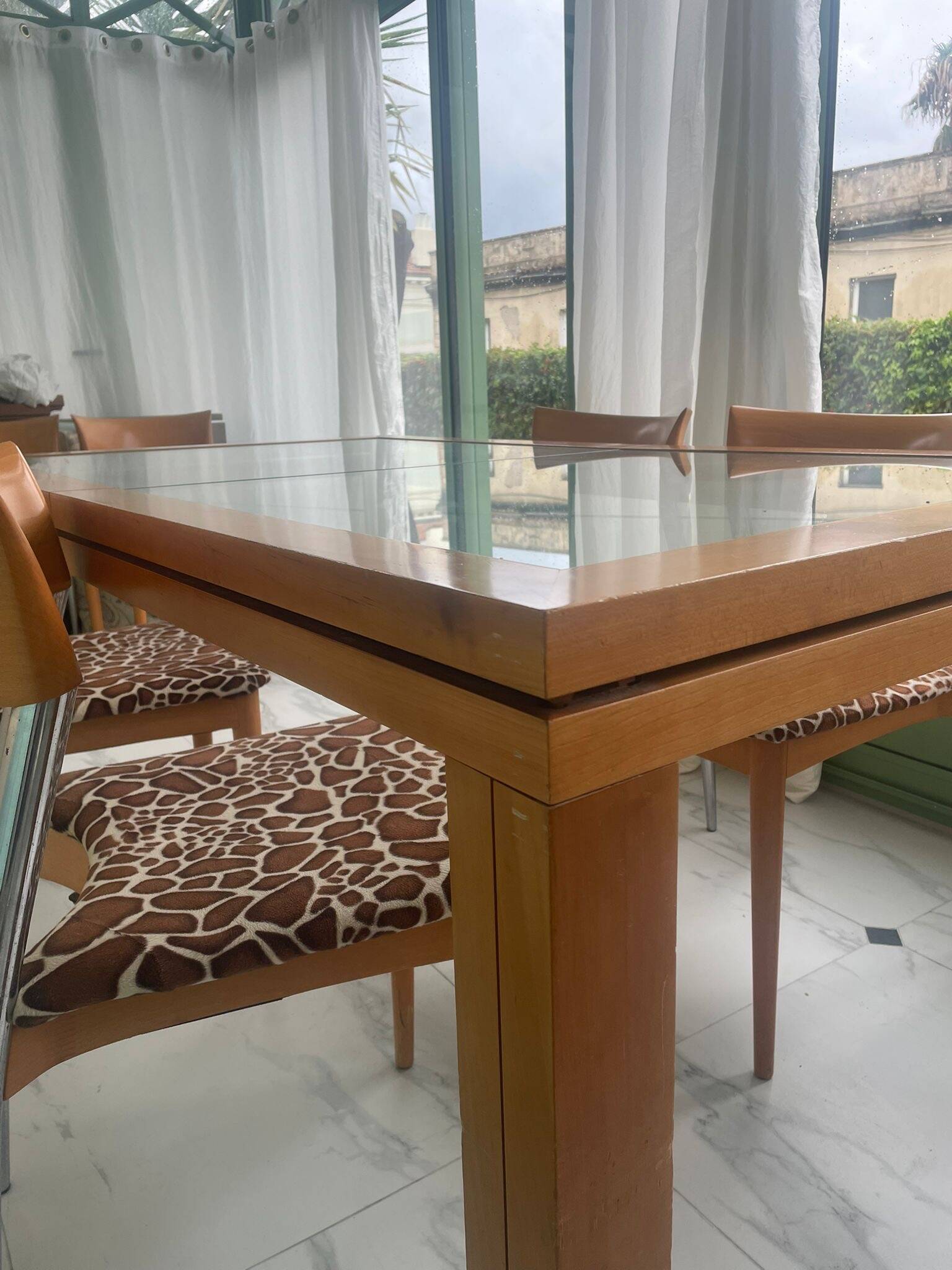 Table and 8 chairs Roche Bobois