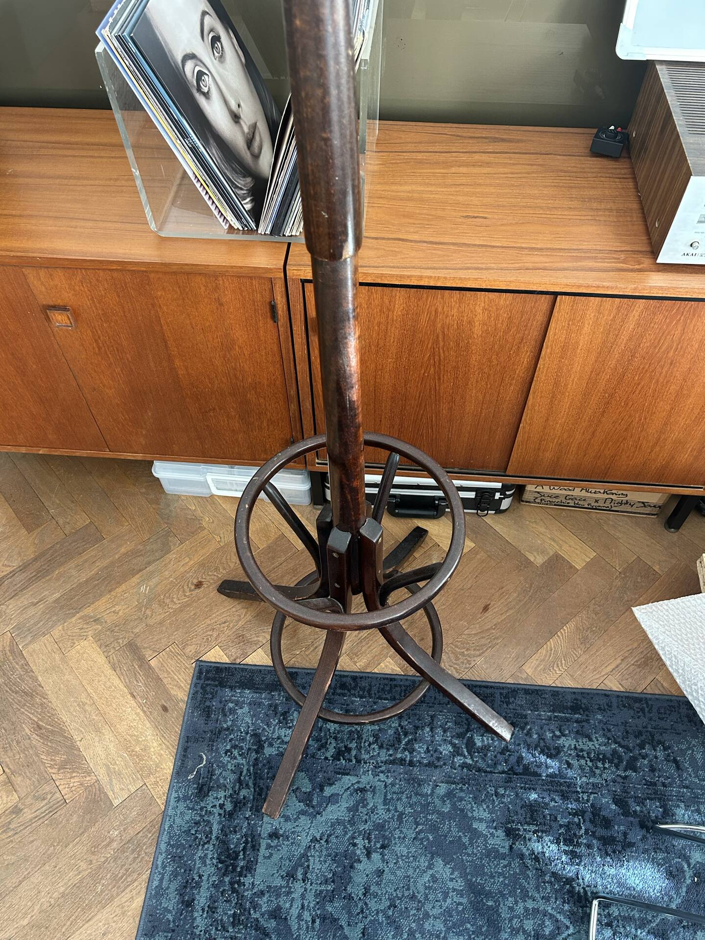Baumann coat rack, swivelling parrot design from the 60s/70s in wood.