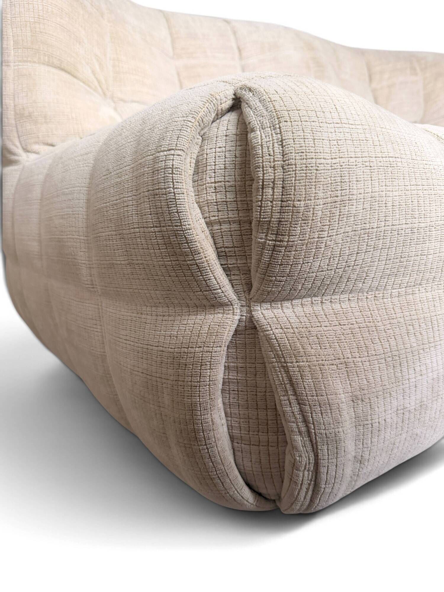 Michel Ducaroy Kashima 2-seater sofa in ecru velvet, Ligne Roset