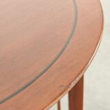 Table d'appoint/centre de design Art Déco, ronde et en bon état.