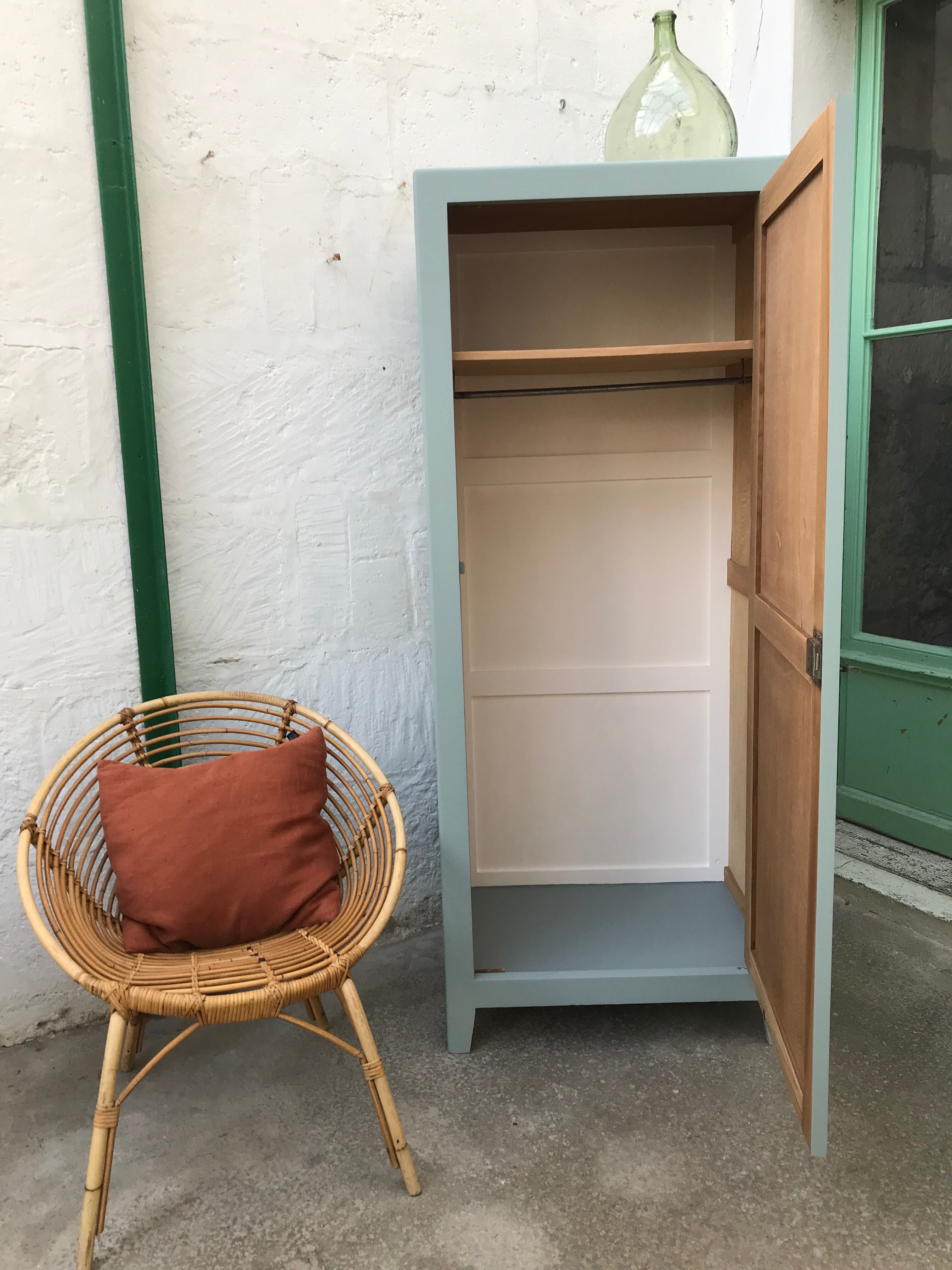 Vert Amande Parisian wardrobe from Ressources