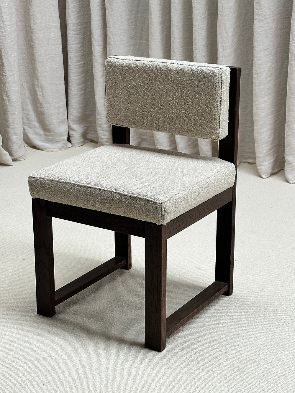 Dining set with 6 chairs and table, Roger Vanthournout, Aurora, Izegem, Belgium, 1970s.