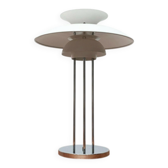 Mid-century Danish table lamp model PH 5 by Poul Henningsen for Louis Poulsen, 1960s.