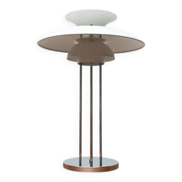 Mid-century Danish table lamp model PH 5 by Poul Henningsen for Louis Poulsen, 1960s.