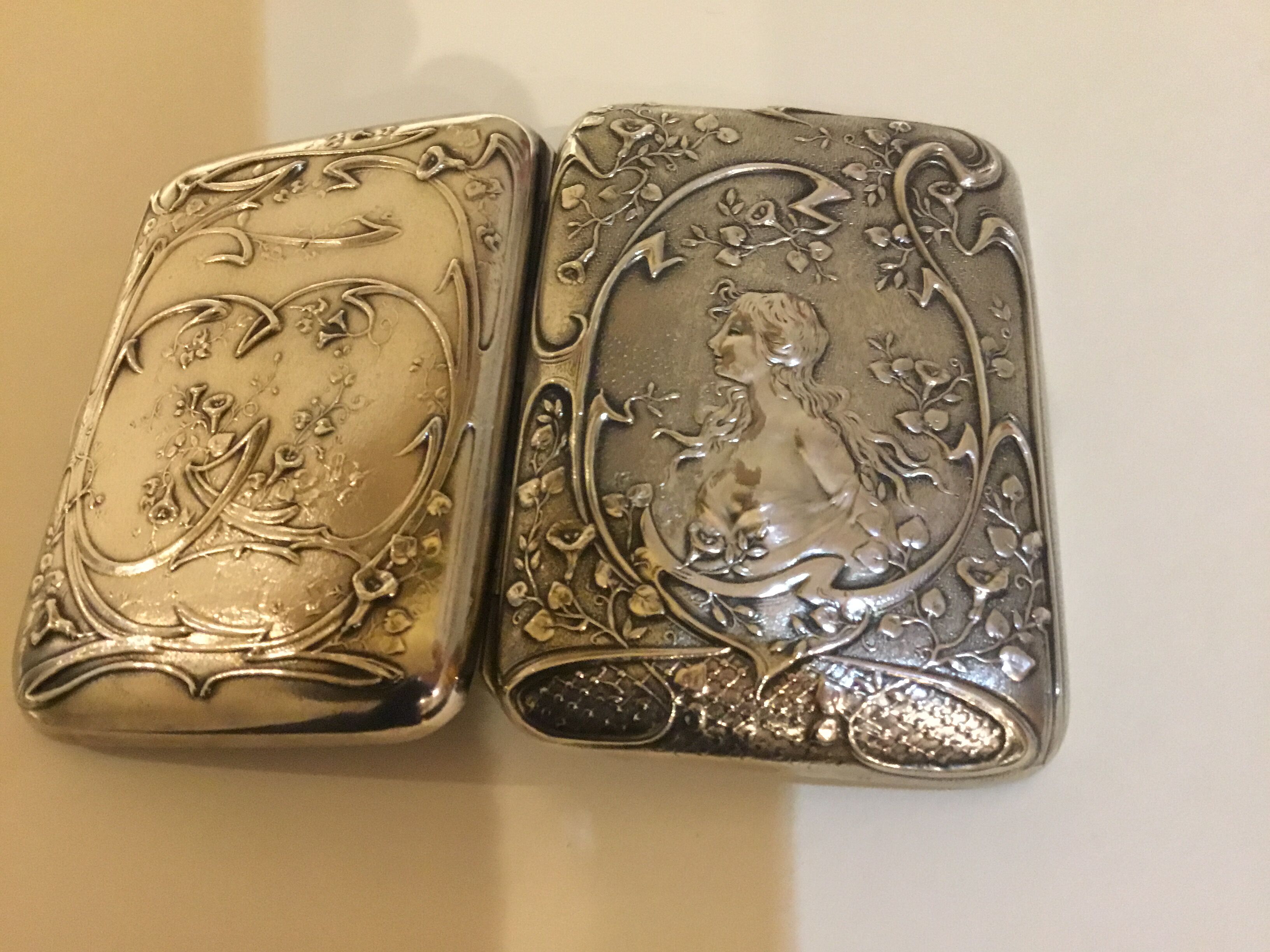Pill box (cigarettes) early 20th period Art Deco silver