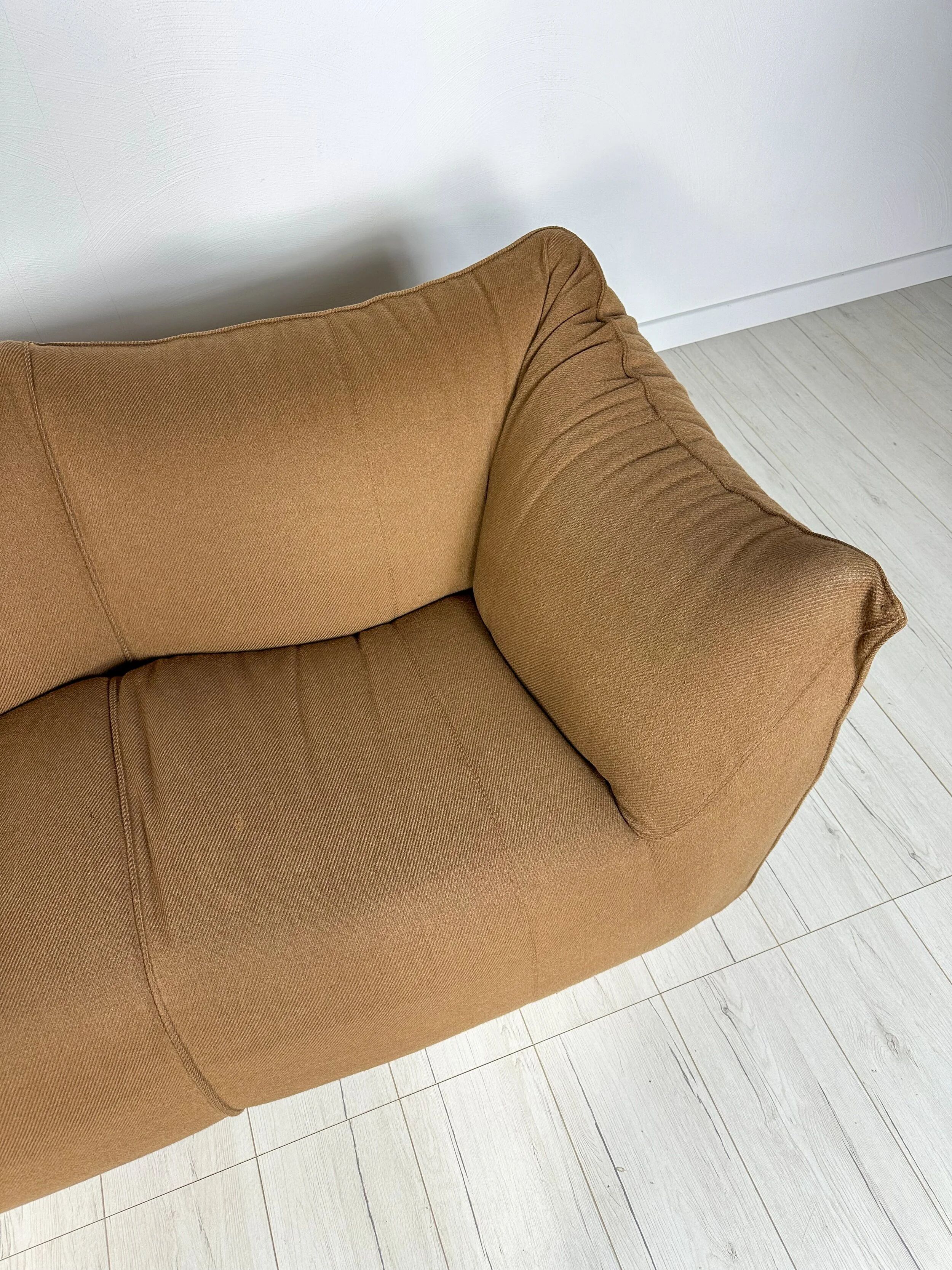 ‘80s original vintage Le Bambole 2-seater sofa by Mario Bellini for B&B Italia