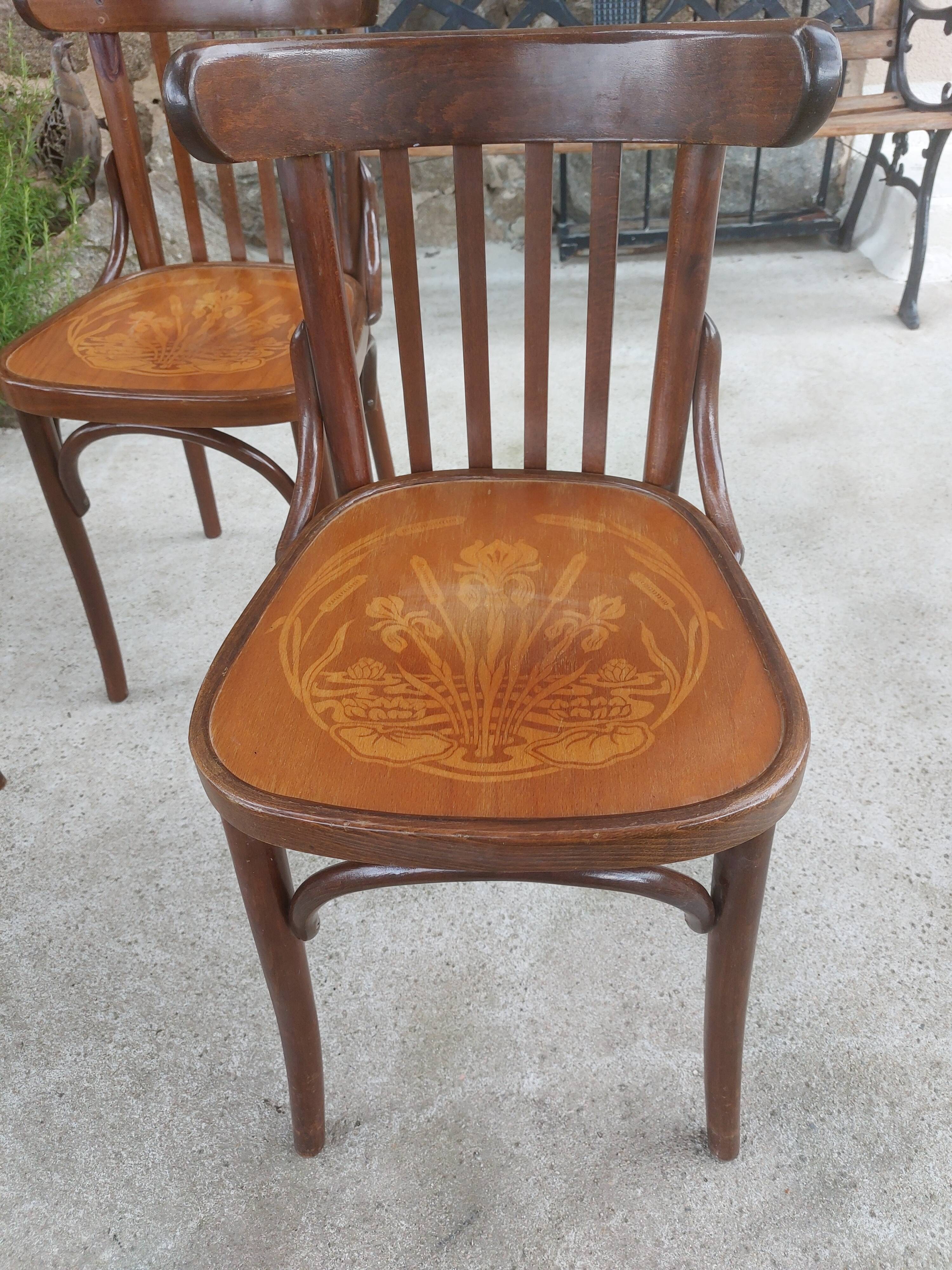 6 bistro chairs, pattern on the seat