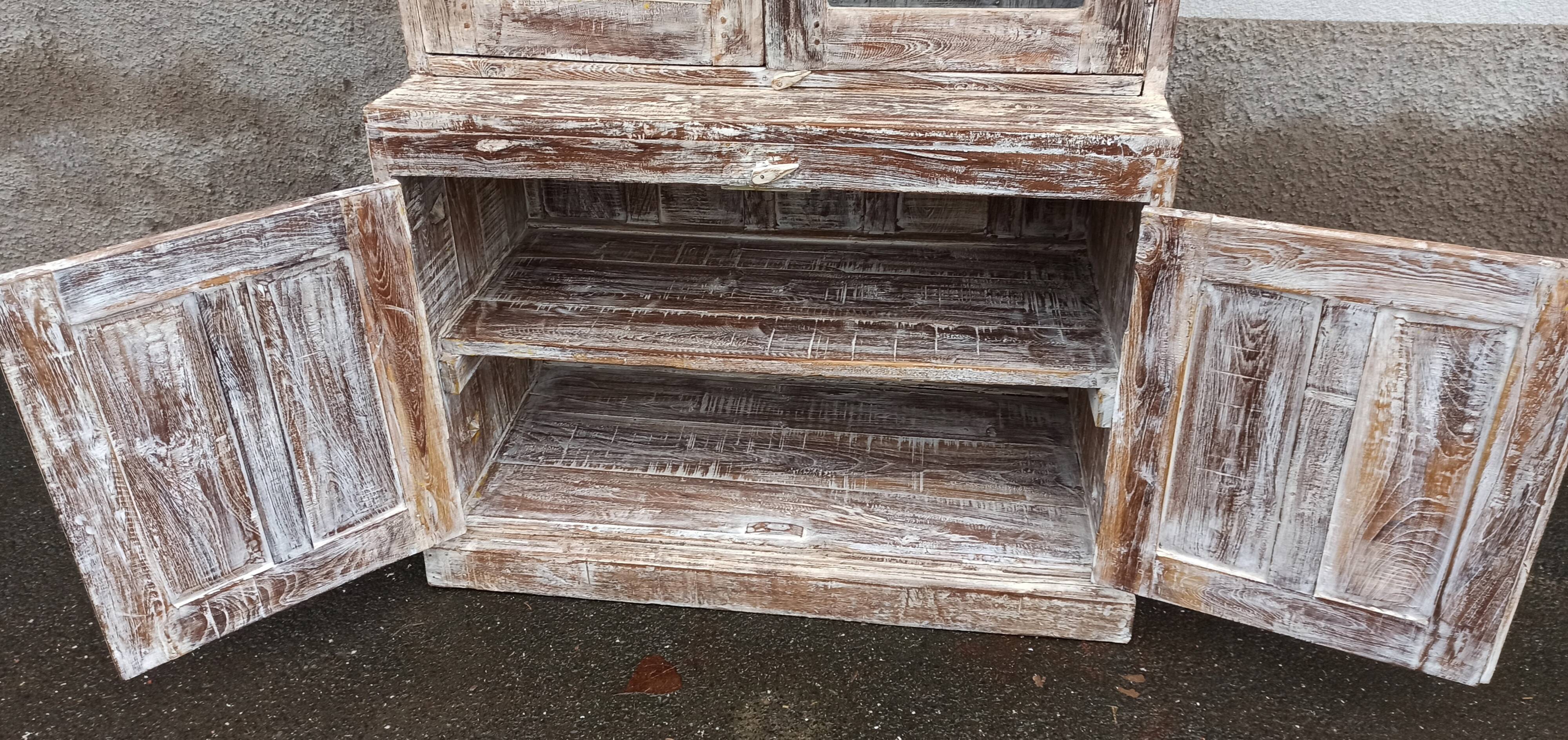 Vaisselier en bois ancien