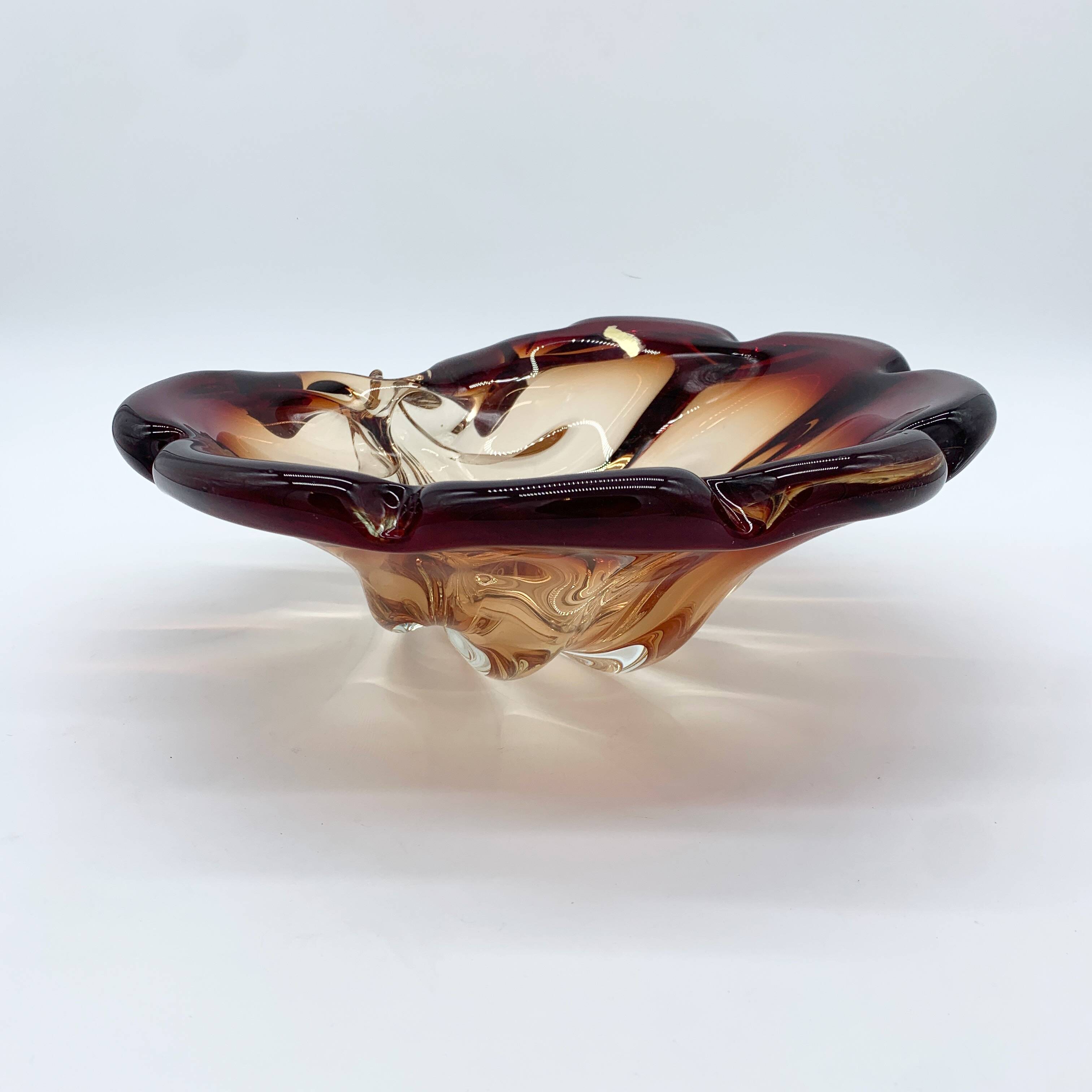 Large vintage Murano glass shell, 1960