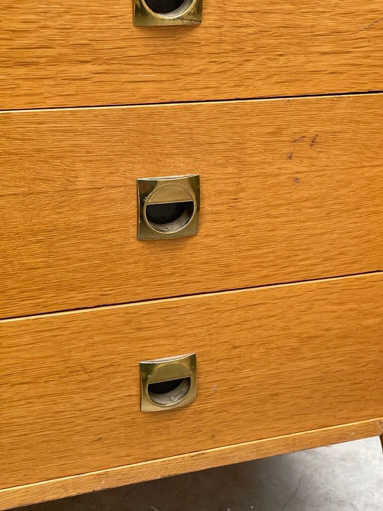 Scandinavian style drawer cabinet