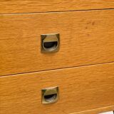 Scandinavian style drawer cabinet