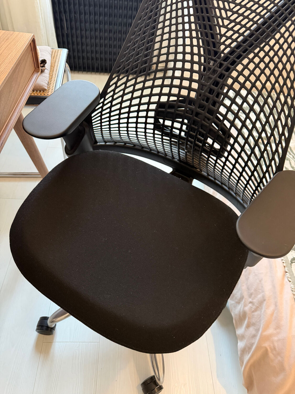 Herman Miller Sayl Chair - Full Options - Like New Condition (Invoice 2023)