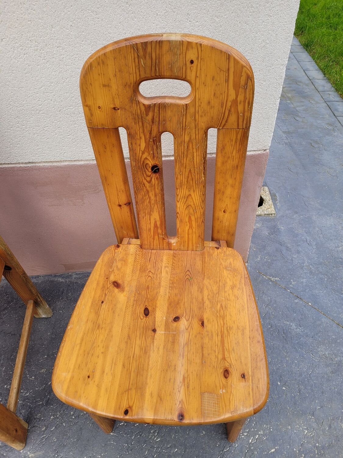 6 pine chairs