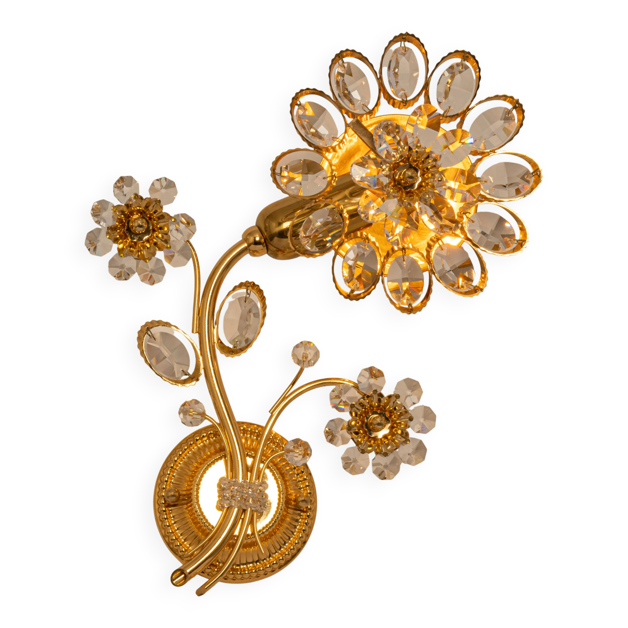 Sconce in gilded brass in the shape of a flower by Palwa, Germany, 1970s.