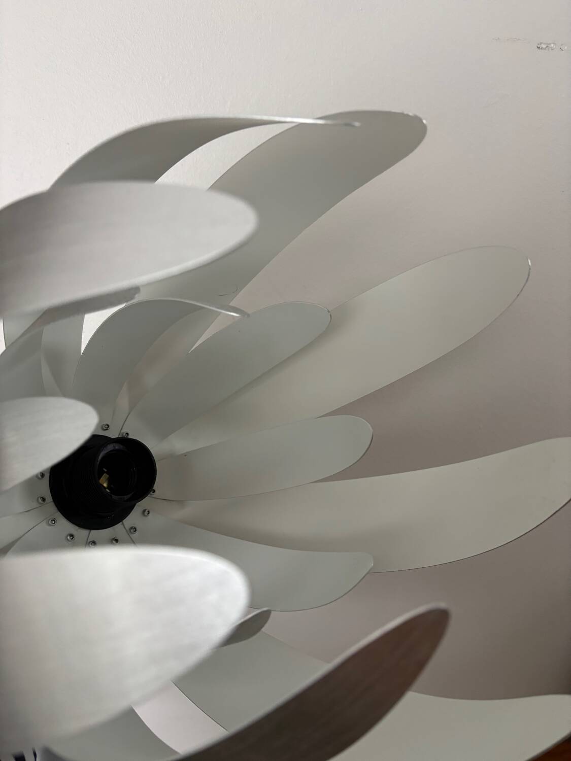 Metal flower pendant