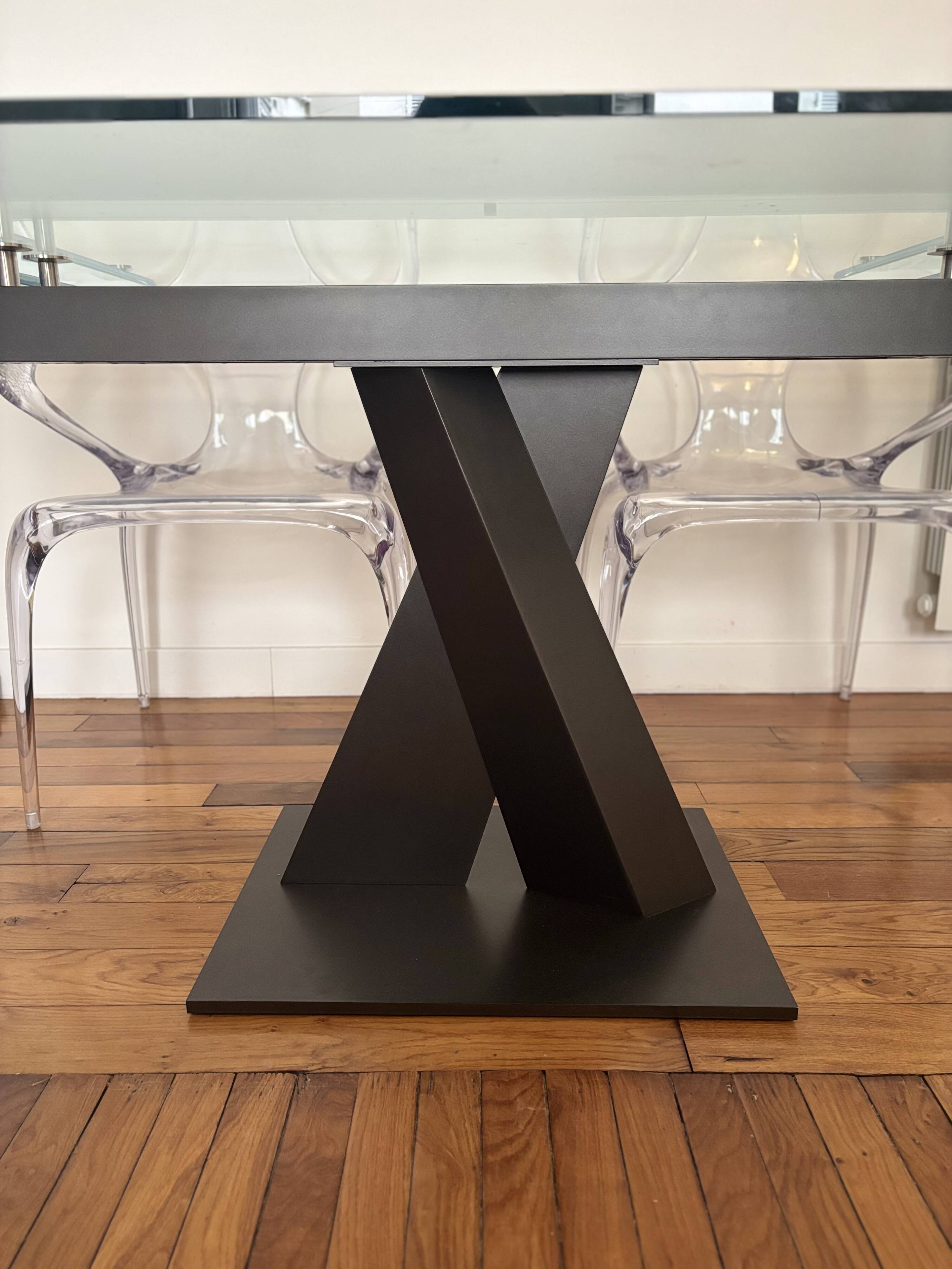 Table de repas roche bobois avec 2 allonges de 40 cm intégrées