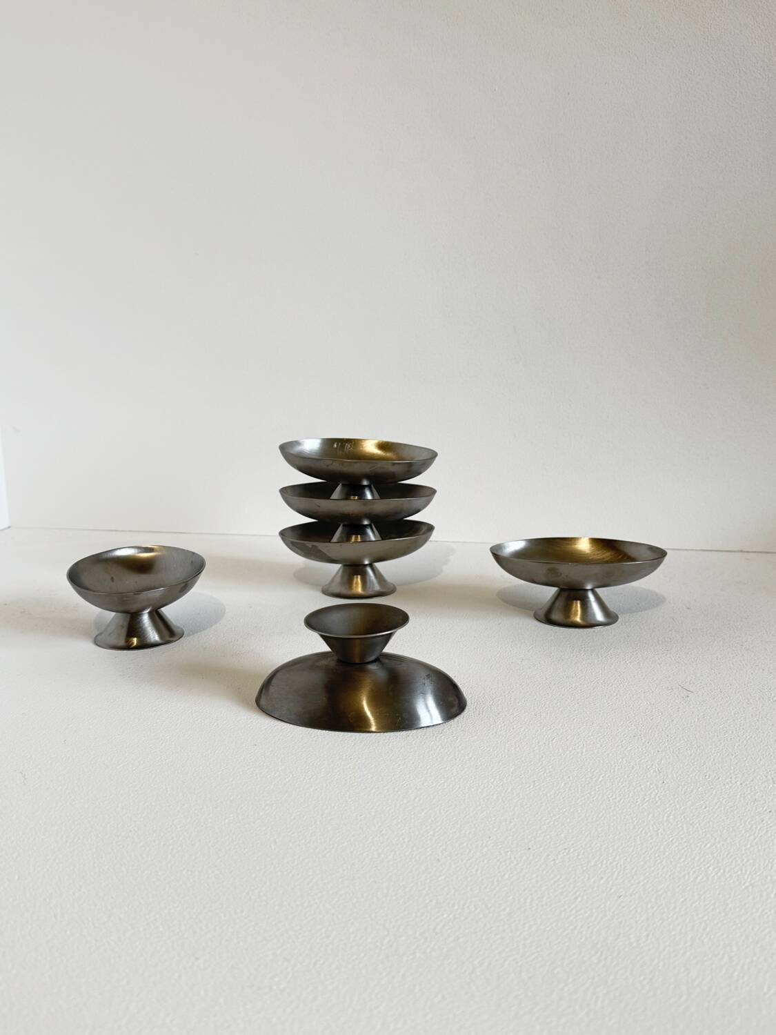 Set Of 6 Vintage Modernist Oval Shaped Small Ice Cream/Snack Cups