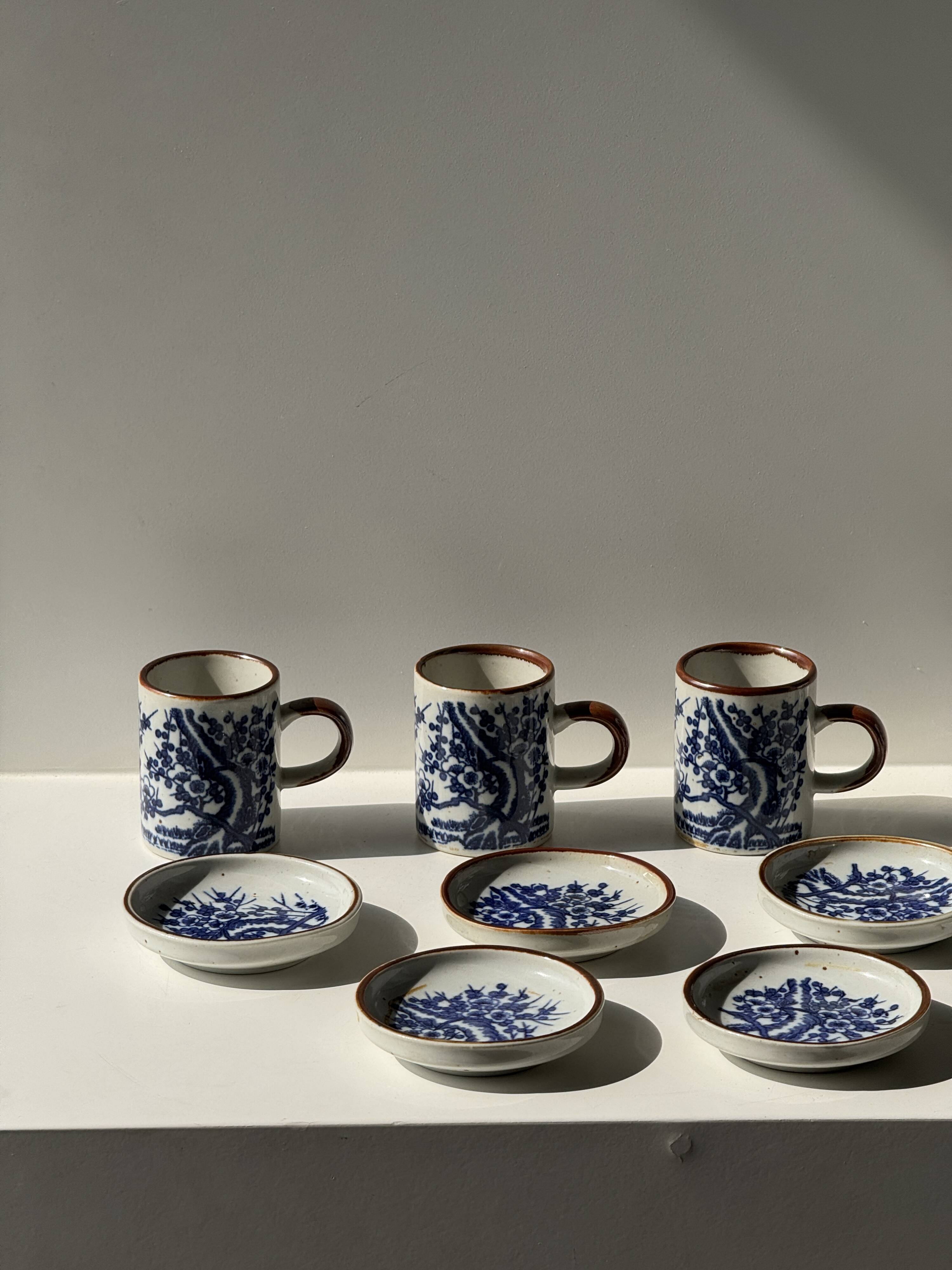 Set of 4 small cups and saucers with Asian blue landscape decor
