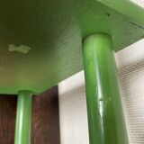 Table with 3 wood and bamboo trays