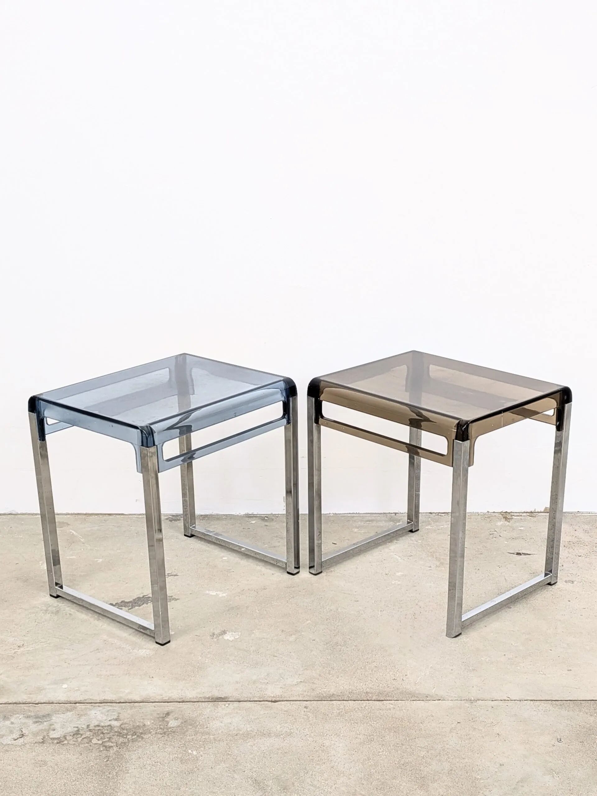 Lot de 2 tables d’appoint Marc Berthier années 60