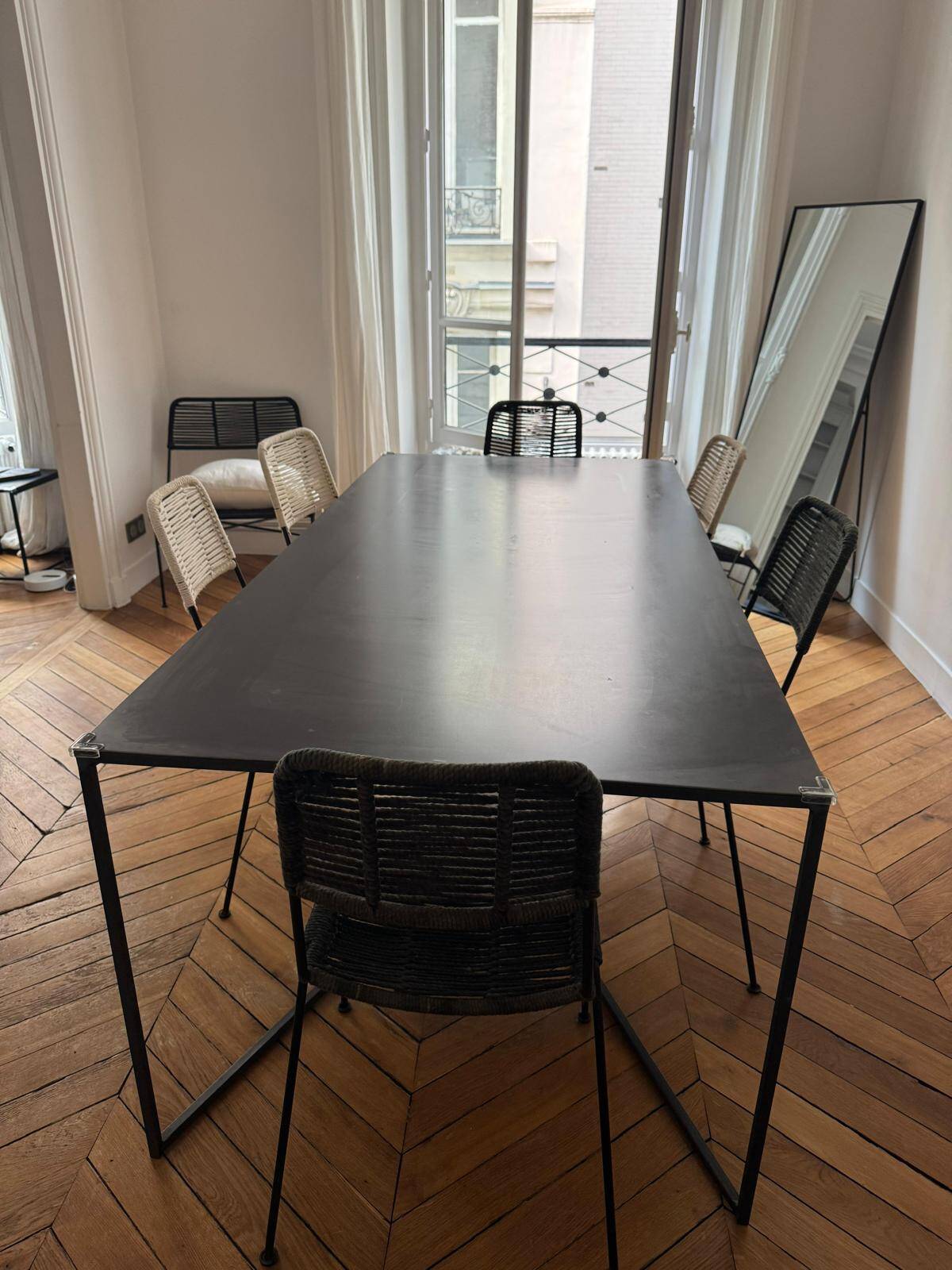 XIRA Caravan metal dining table