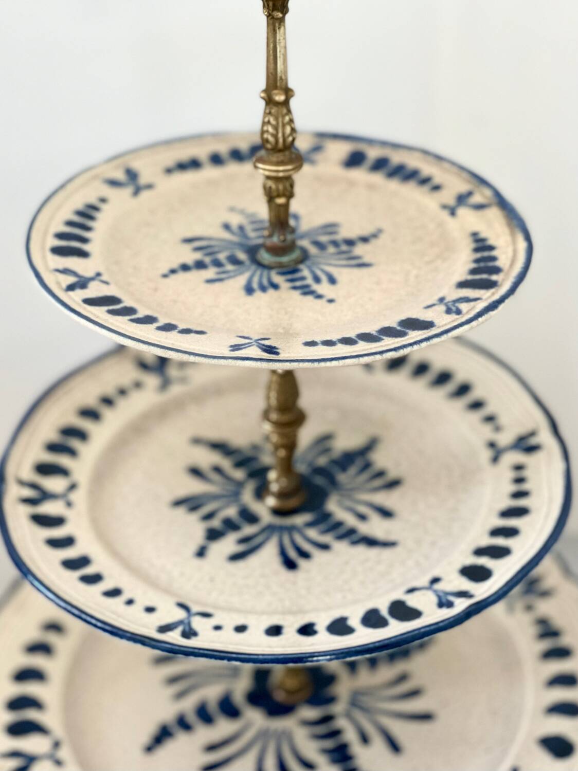 Pornic earthenware display stand.