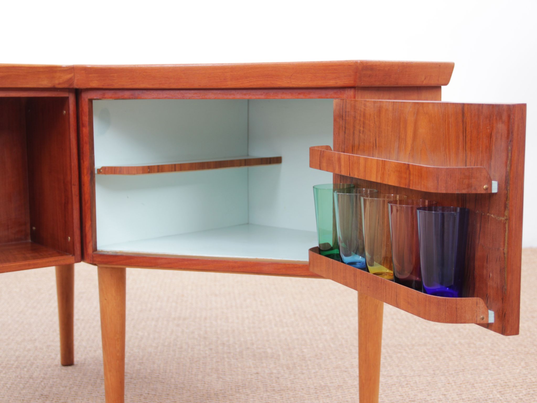 Bureau scandinave boomerang en teck d'Arne Hovmand Olsen