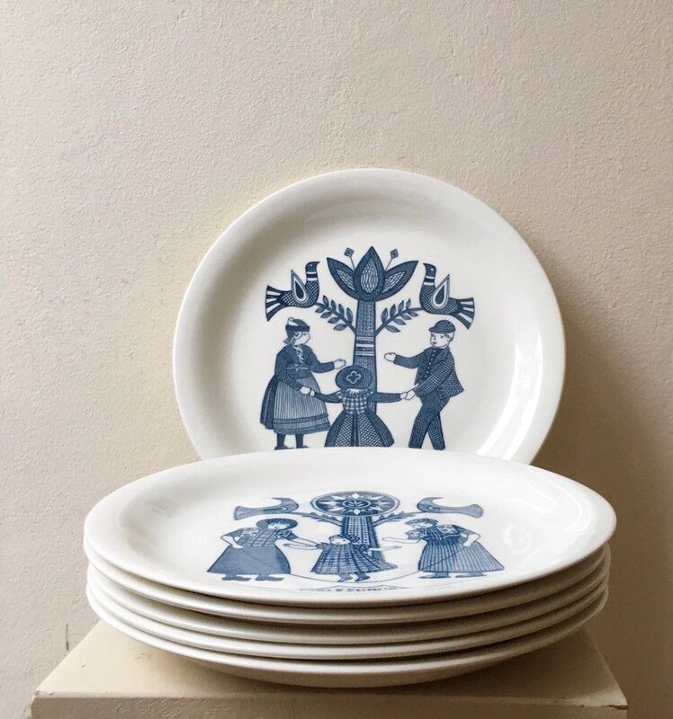 6 vintage plates